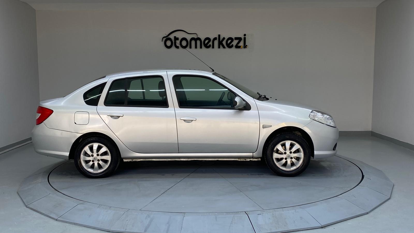 RENAULT SYMBOL 3